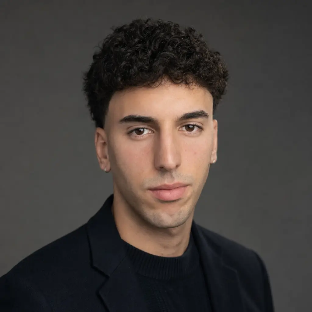 Eduardo Ferrer — CEO · Dirección de IA y diseño, DENOISE